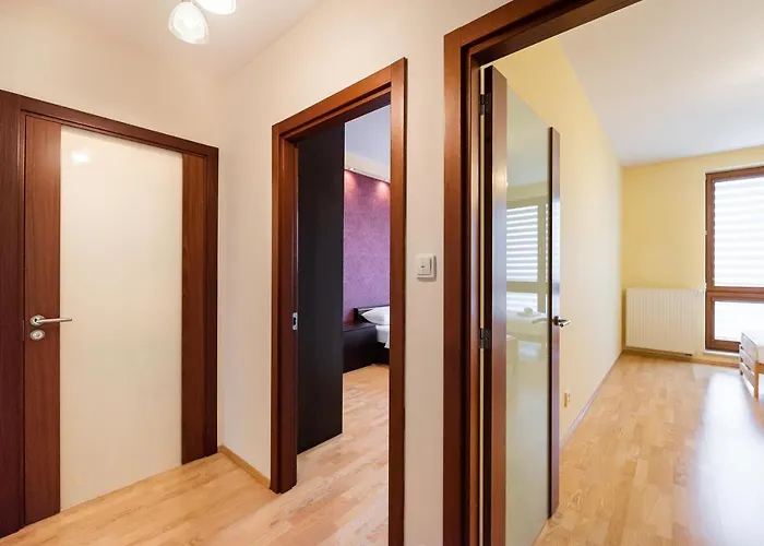 Wilanow Violet By Bookinghost Varsovie