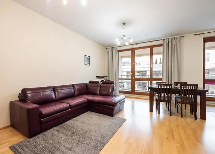 Wilanow Violet By Bookinghost *