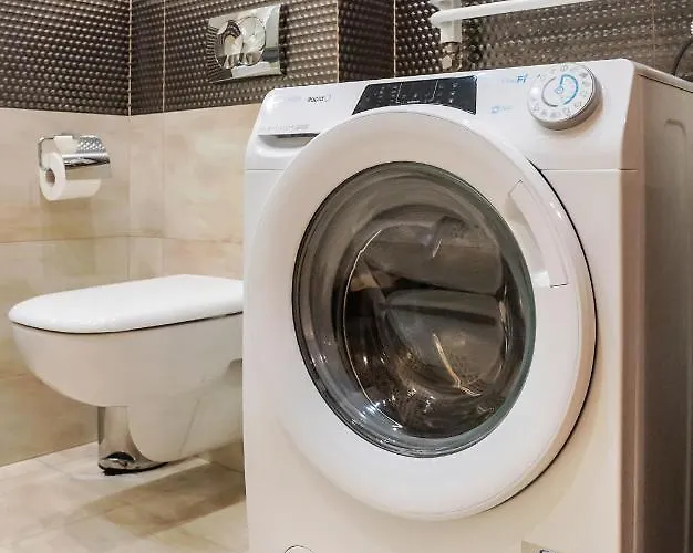 Wilanow Violet By Bookinghost *