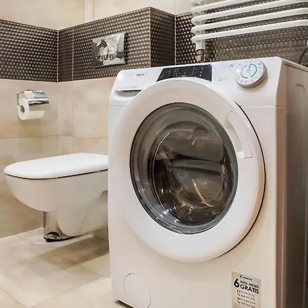 Wilanow Violet By Bookinghost *